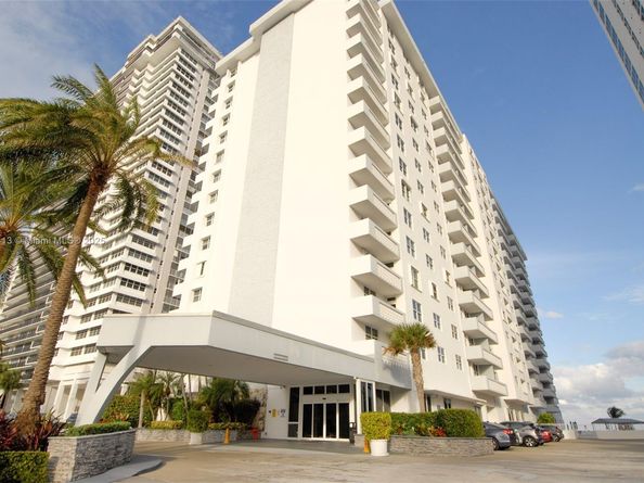 4250 Galt Ocean Dr 2J, Fort Lauderdale FL 33308