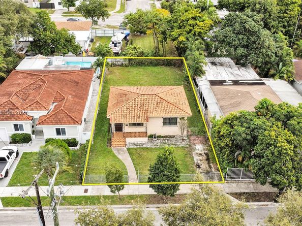 831 NW 21st Ct, Miami FL 33125
