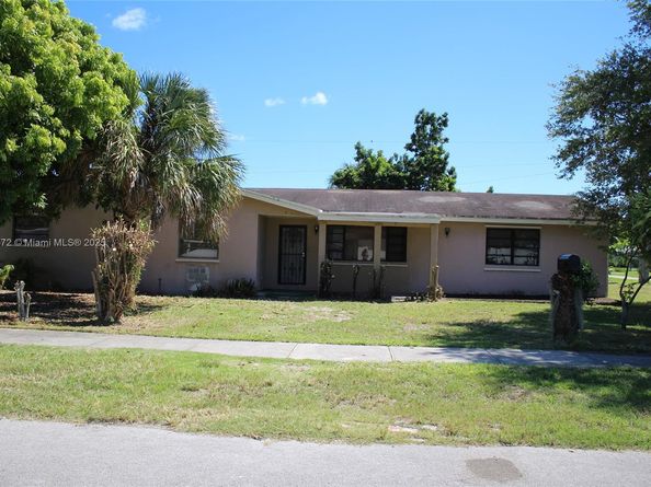 15121 SW 105th Ct, Miami FL 33176