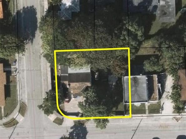 1391 NW 55th Ter, Miami FL 33142