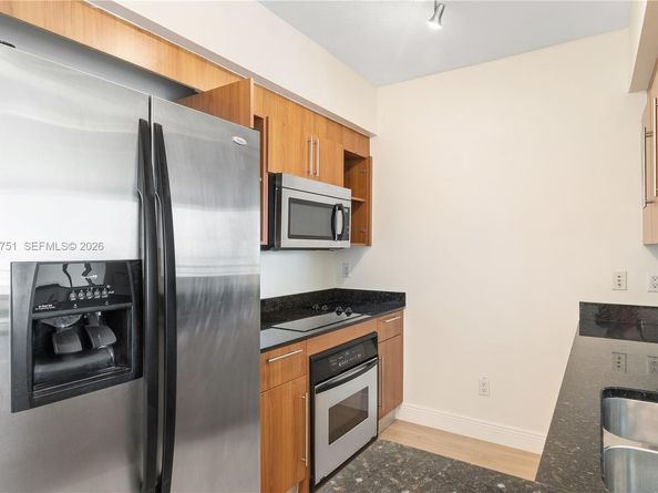 325 S Biscayne 1718, Miami FL 33131