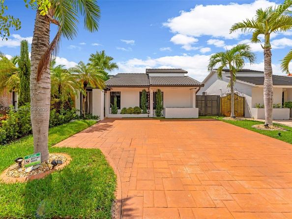 9032 SW 8th Ter, Miami FL 33174