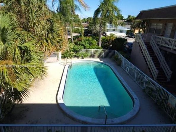 241 SE 9th Ave 106, Pompano Beach FL 33060