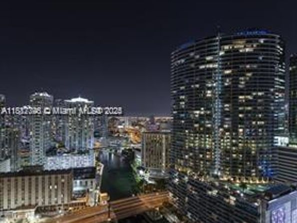 465 Brickell Ave 3202, Miami FL 33131