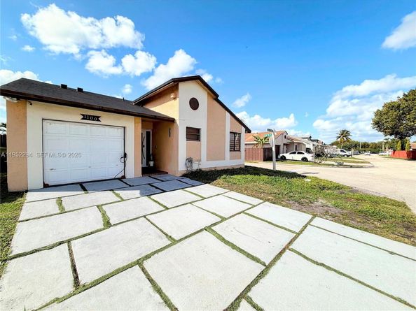 1100 SW 109th Ave, Pembroke Pines FL 33025