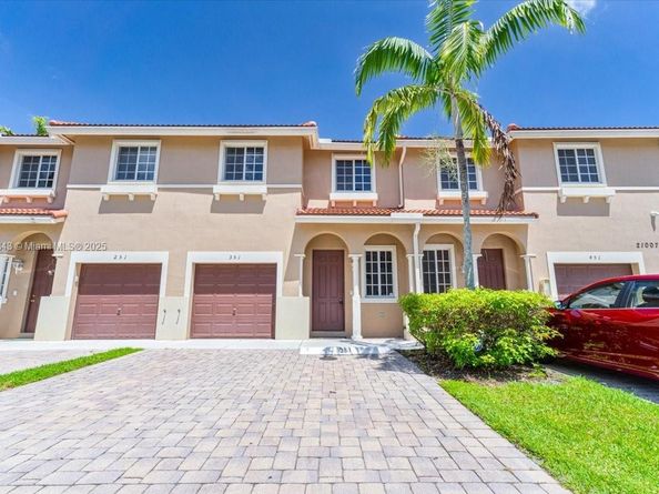 21007 NW 14 Pl 351, Miami Gardens FL 33169