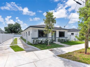 11970-11972 SW 213 St