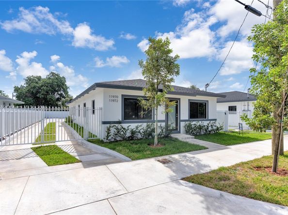11970-11972 SW 213 St, Miami FL 33177