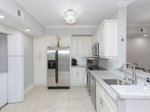 6976 SW 39th St G204, Davie FL 33314