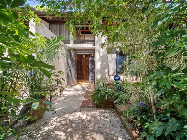 19432 NE 26th Ave 92D, Miami FL 33180