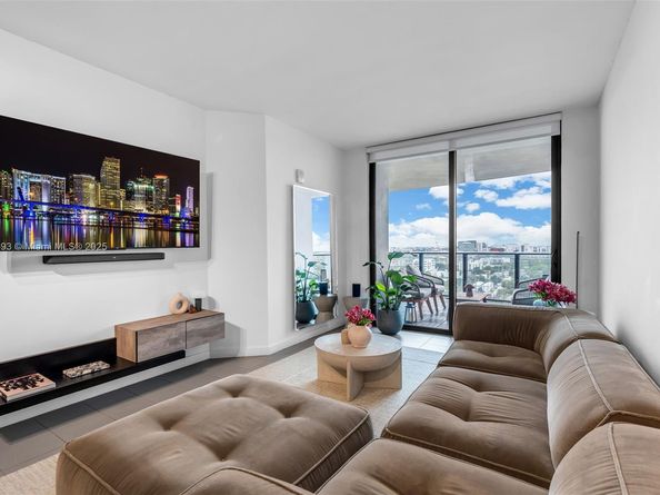 1600 NE 1st Ave 1511, Miami FL 33132