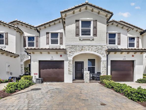 2691 NW 55th Way, Lauderhill FL 33313