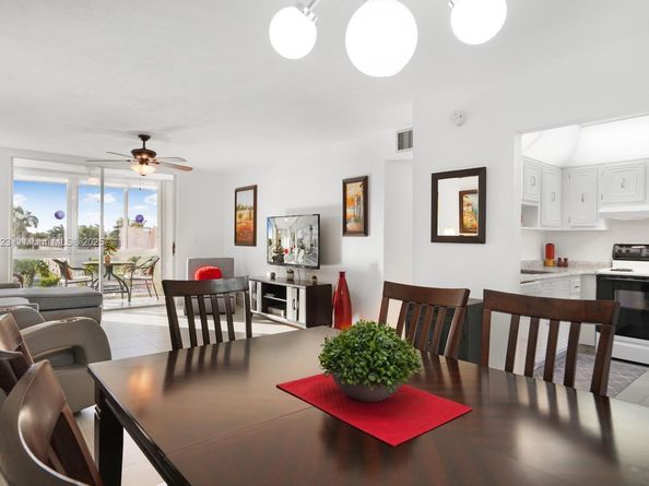 2841 Somerset Dr 317, Lauderdale Lakes FL 33311