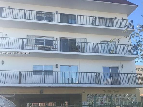 1960 Marseille Dr 305, Miami Beach FL 33141