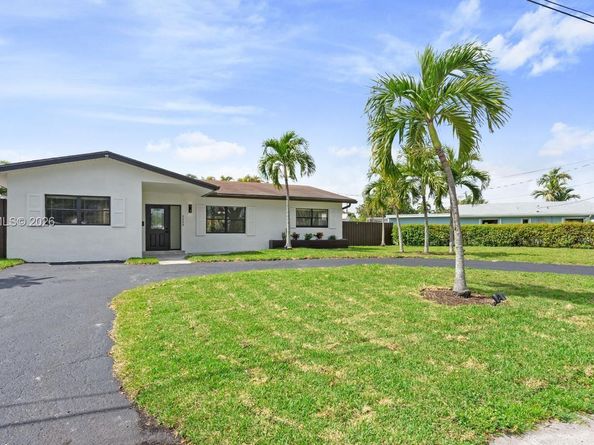 3699 NW 17 way, Oakland Park FL 33309
