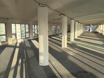 7904 West Dr
