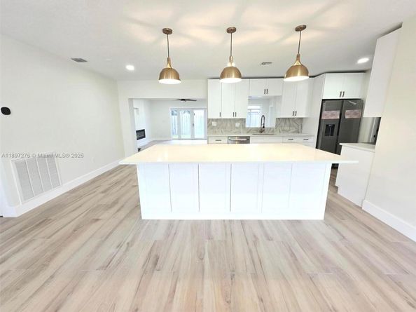 5713 NE 17th Ter, Fort Lauderdale FL 33334