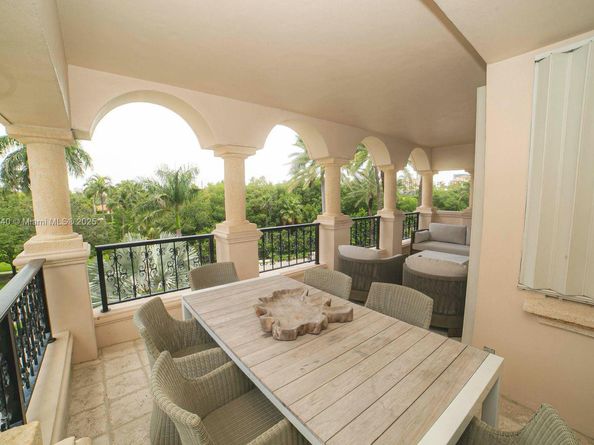 19237 Fisher Island Dr 19237, Miami Beach FL 33109