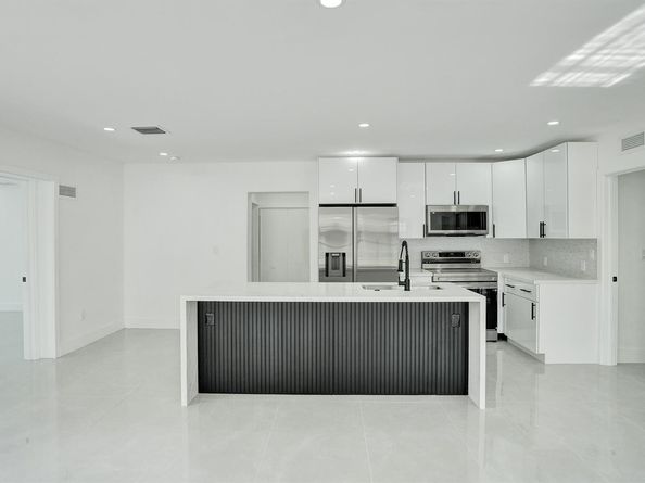 3234 Taft Street, Hollywood FL 33021
