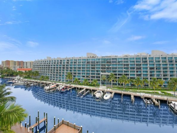 3001 NE 185 St 613, Aventura FL 33180