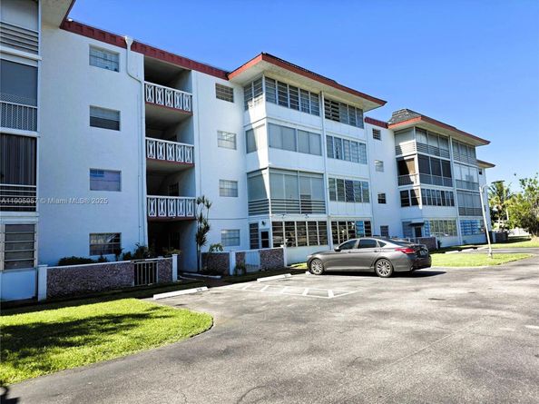 4140 NW 44th Ave 411, Lauderdale Lakes FL 33319