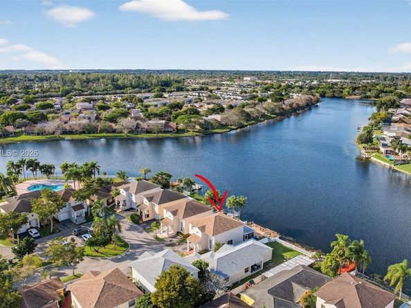 12017 NW 13th St, Pembroke Pines FL 33026