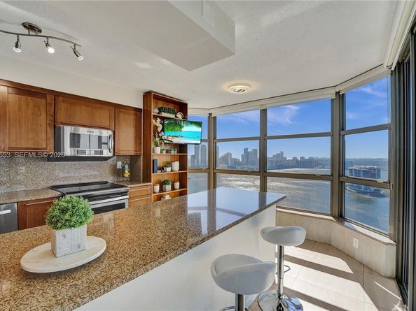 3500 Mystic Pointe Dr 3601, Aventura FL 33180