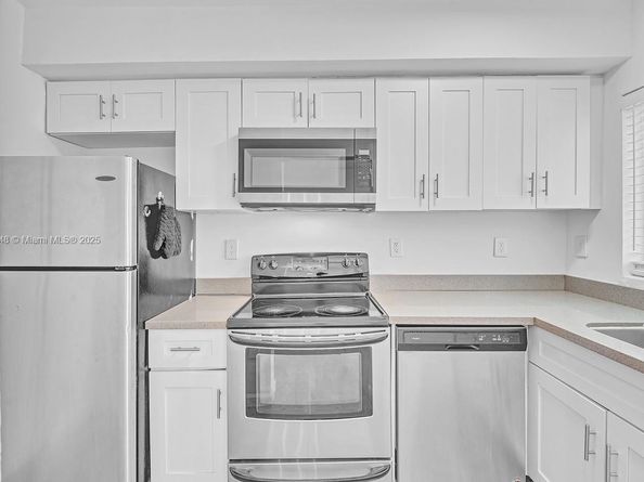 205 NW 84th St 205, Miami FL 33150