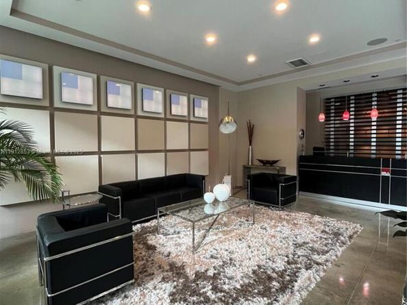 313 NE 2nd St 802, Fort Lauderdale FL 33301