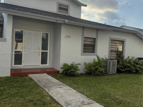 6793 SW 152nd Pl 4793, Miami FL 33193