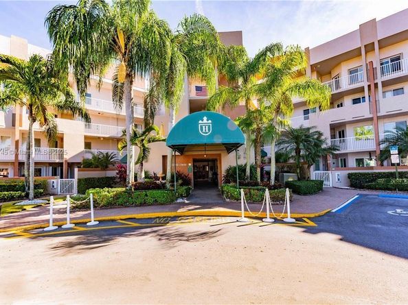 7440 Granville Dr 213, Tamarac FL 33321