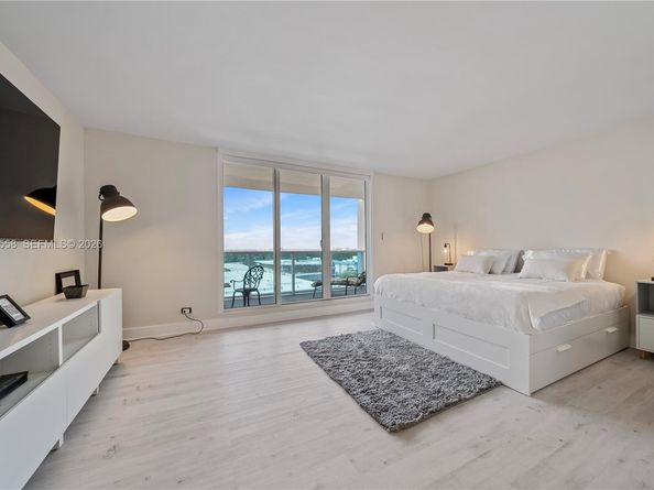 2301 Collins Ave 1130, Miami Beach FL 33139