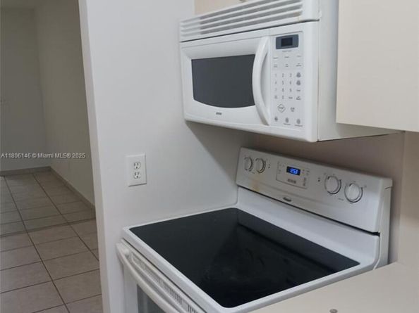 2700 NE 135th St 30, North Miami FL 33181