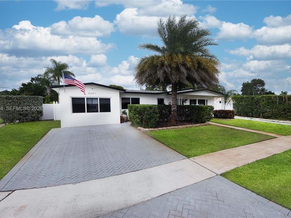6661 SW 6th St, Pembroke Pines FL 33023