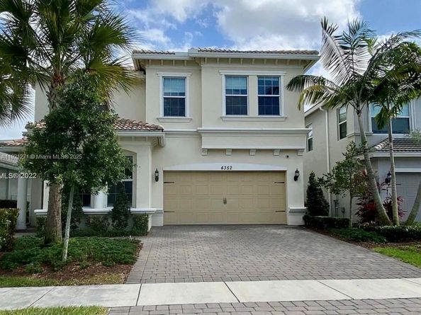 4352 Large Leaf Ln, Hollywood FL 33021