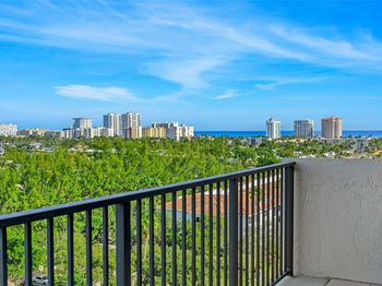 3200 Port Royale Dr N