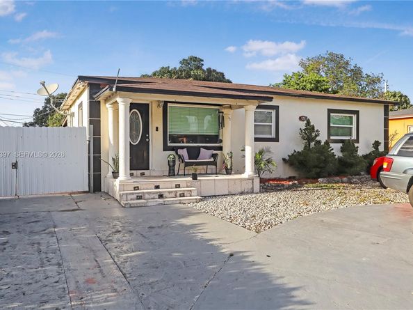 571 E 60th St, Hialeah FL 33013