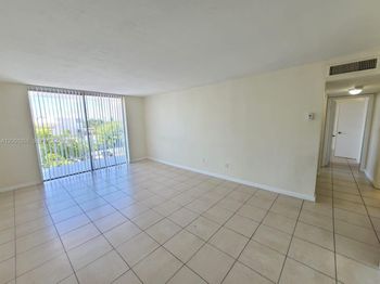 496 NW 165th St Rd
