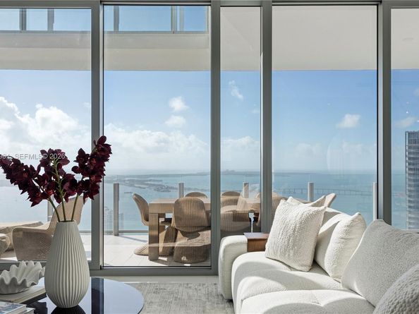 300 Biscayne Boulevard Way 5002 E, Miami FL 33131