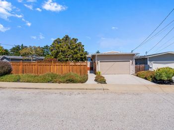 1055 View Way