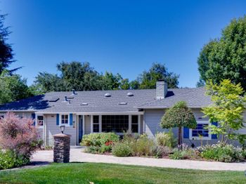 495 Arboleda Drive