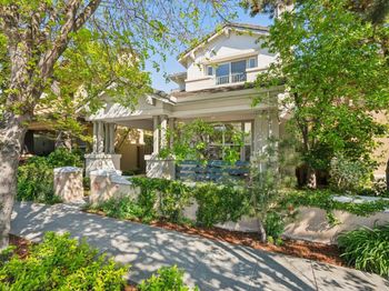 206 Everett Avenue