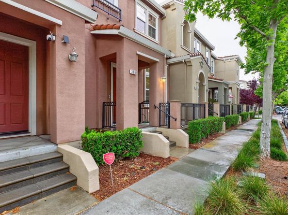 390 Olive Hill Drive, San Jose CA 95125