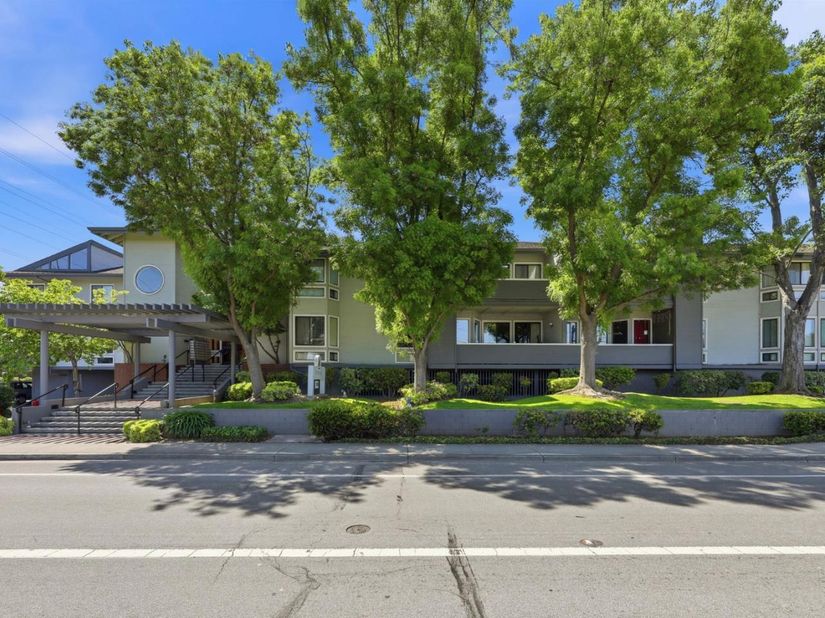 22330 Homestead Road 226, Cupertino CA 95014