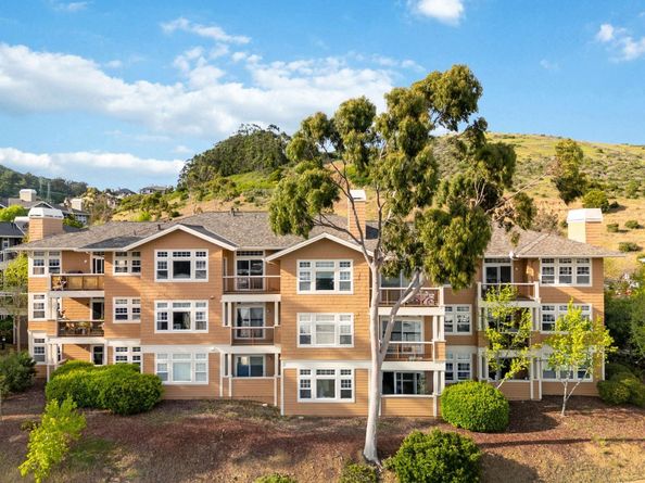 212 Crescent Court, Brisbane CA 94005
