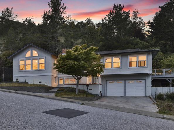 1050 Yosemite Dr, Pacifica CA 94044