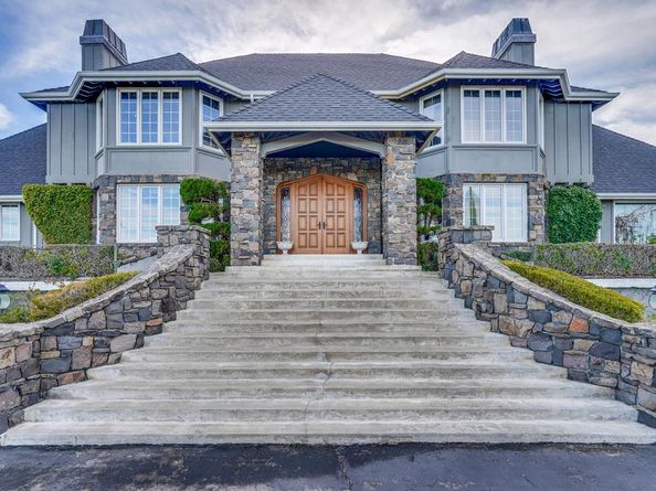 21697 Rainbow Drive, Cupertino CA 95014