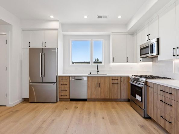 1433 Floribunda Avenue 7, Burlingame CA 94010