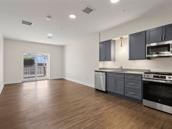 10 Franklin Ave