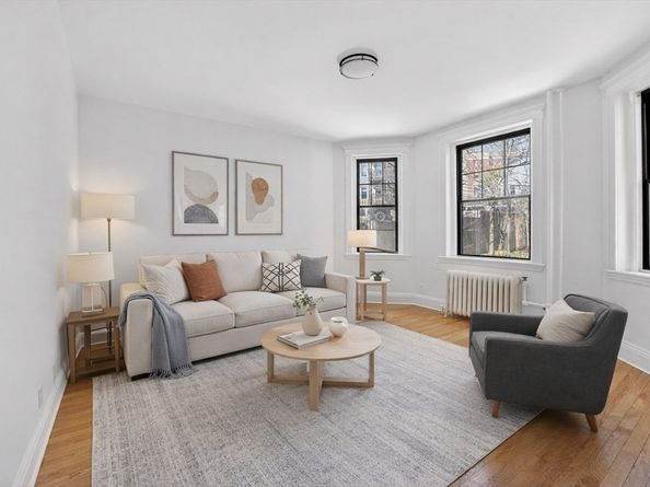 370 Chestnut Hill 3, Boston MA 02135